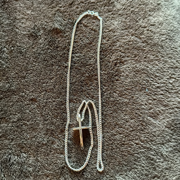 Sterling Silver 20” chain with cross. - Picture 4 of 6